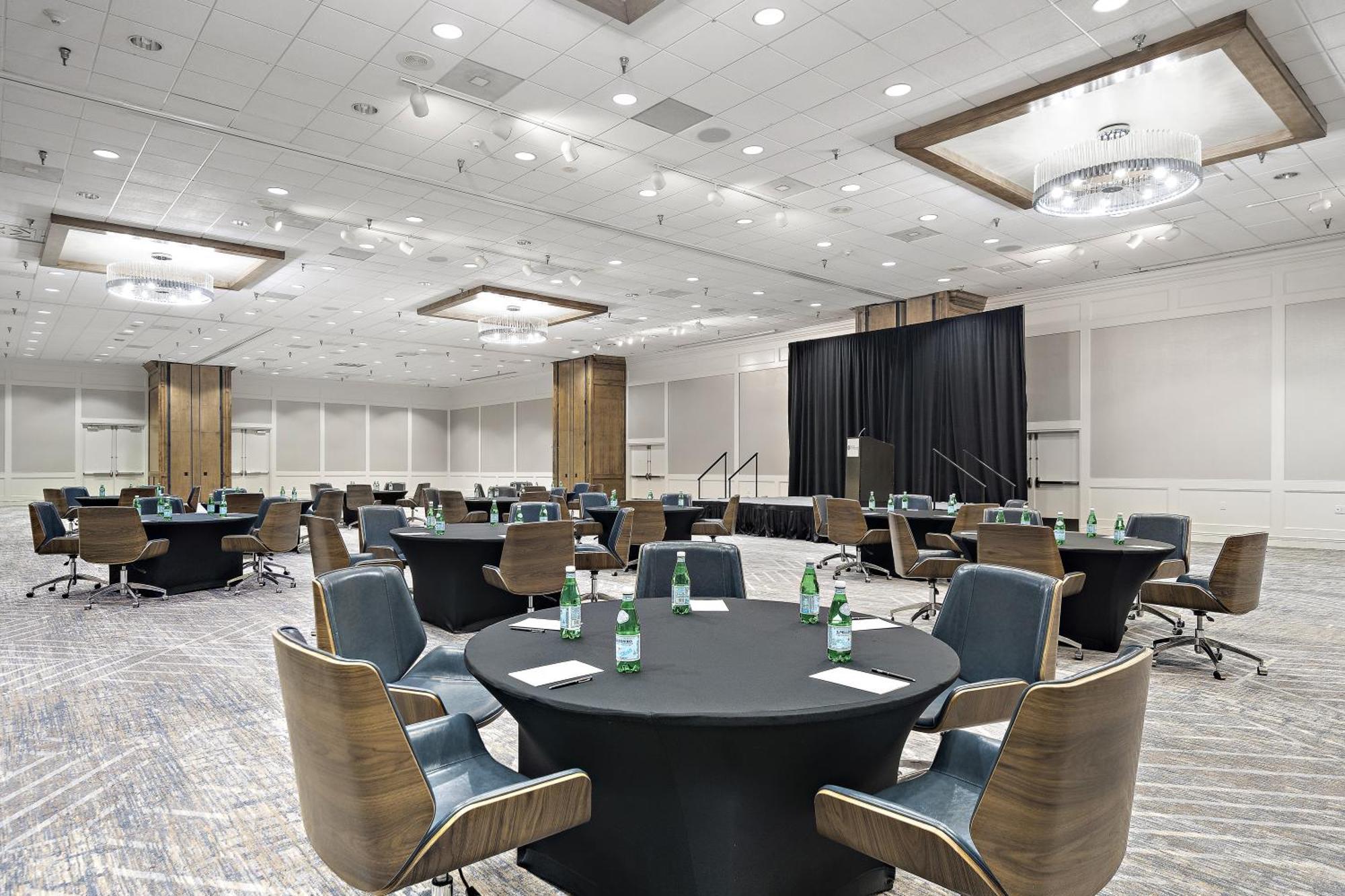 Hilton College Station&centro De Conferencias Hotel 3*